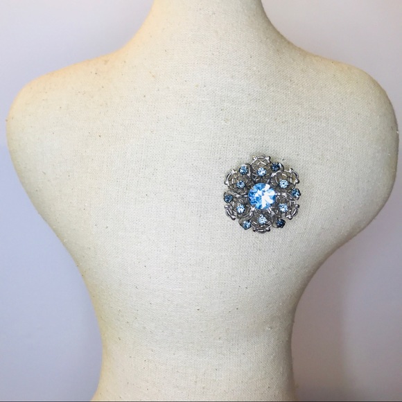 Retro Vintage Silver and Blue Rhinestone Brooch - Picture 5 of 6
